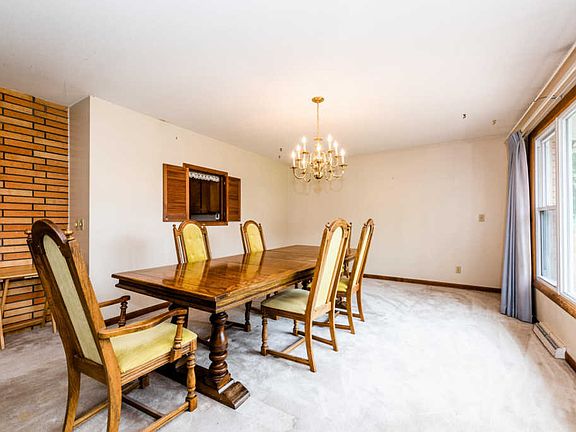 5th image of 8753 Meadowlark Ln