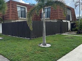 2201 White Pine Cir APT B, Greenacres, FL 33415