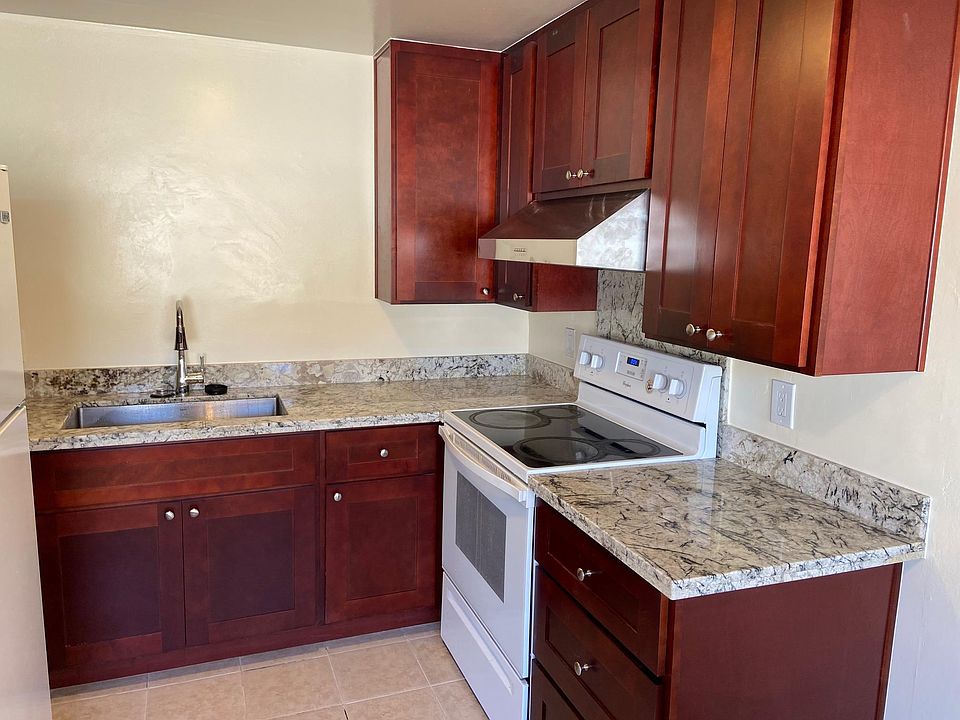 1st image of 3811 Underwood Dr APT 3
