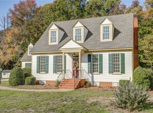 218 Comstock Dr, Colonial Heights, VA 23834
