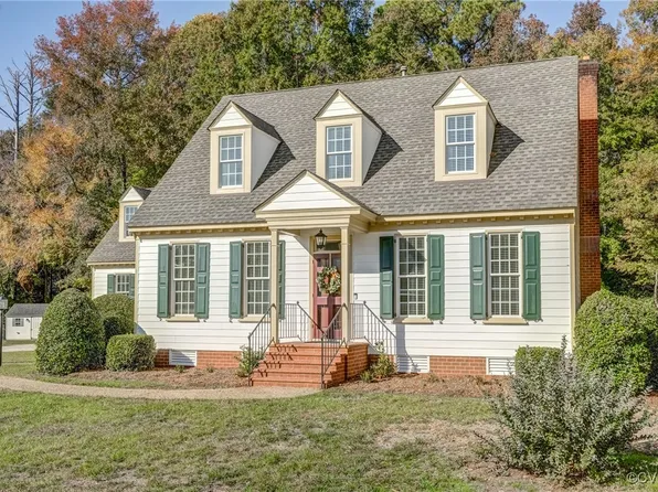 218 Comstock Dr, Colonial Heights, VA 23834