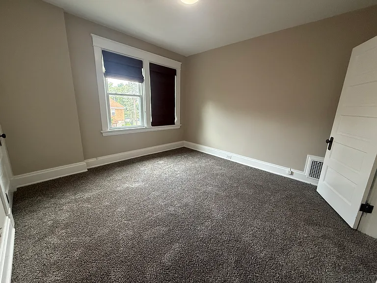 1013 Delta Ave — Photo 17
