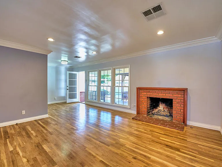 20758 Stephanie Dr — Photo 17