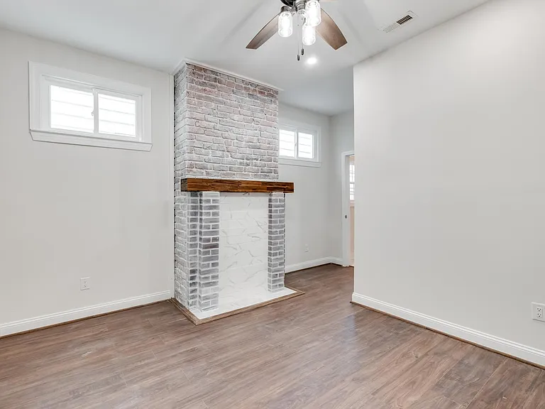 2114 Venable St — Photo 14