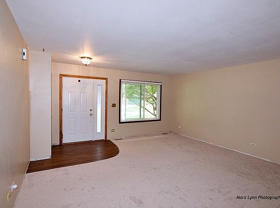 3rd image of 30W270 Holyoke Ct