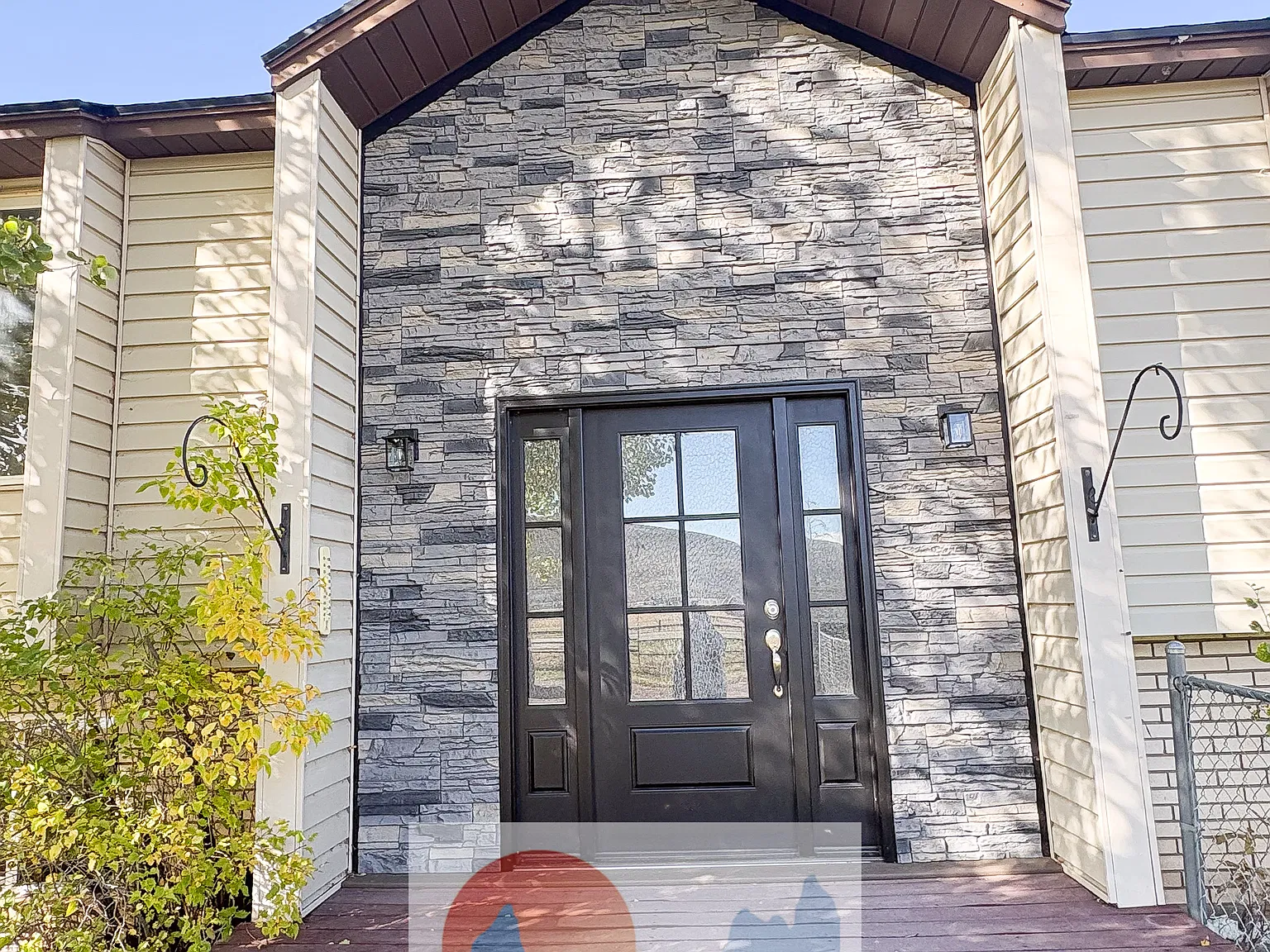 4 bed, 2914 sqft, $2,500 — Photo 2