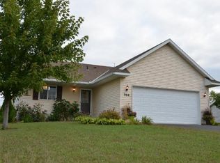 704 W 7th St, Litchfield, MN 55355