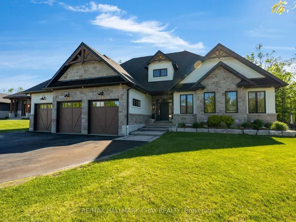 4 Walter James Pkwy, Springwater, ON L9X 2A6