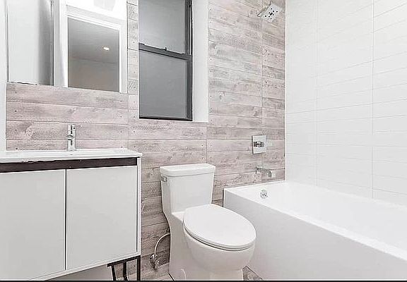 4th image of 263 Midwood St #2