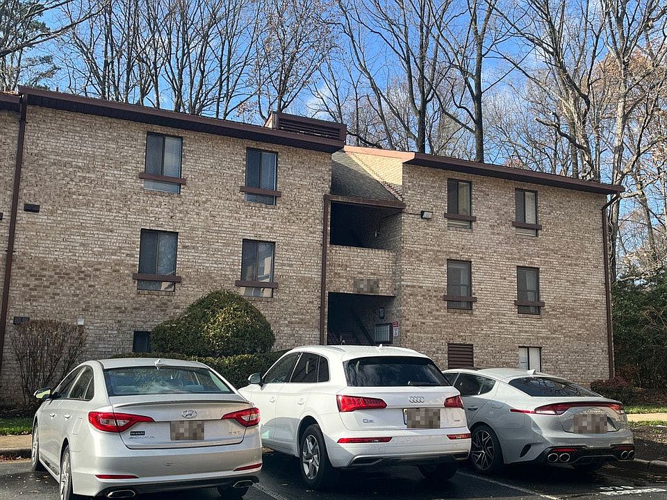 2nd image of 2206 Castle Rock Sq Unit 6-1B