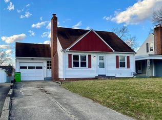 1062 Roseland Rd, Alliance, OH 44601