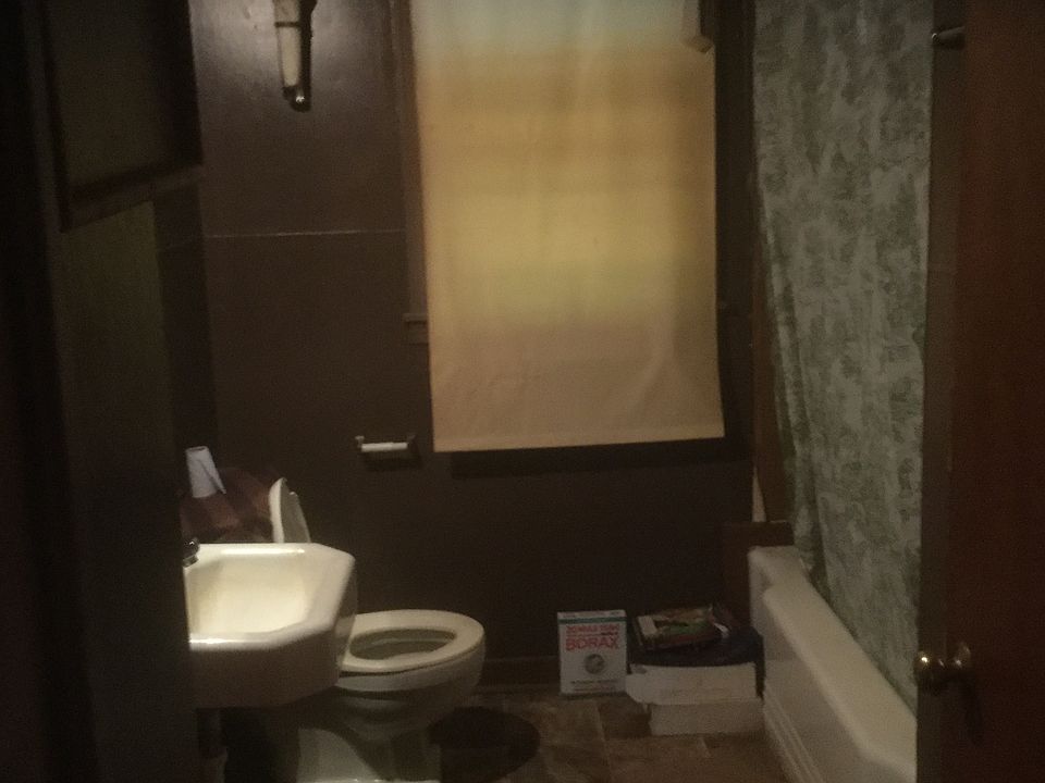 2nd image of 482 Main St