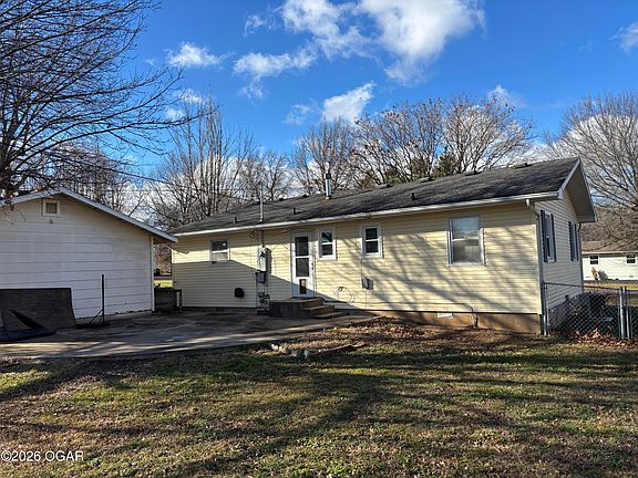 3rd image of 303 Highland Ave