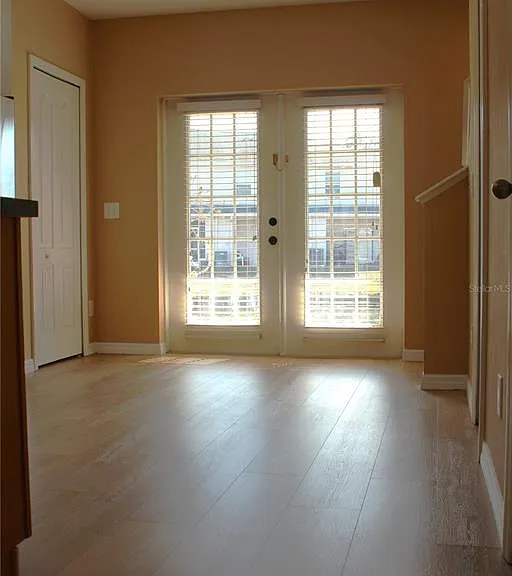 16320 Swan View Cir — Photo 6