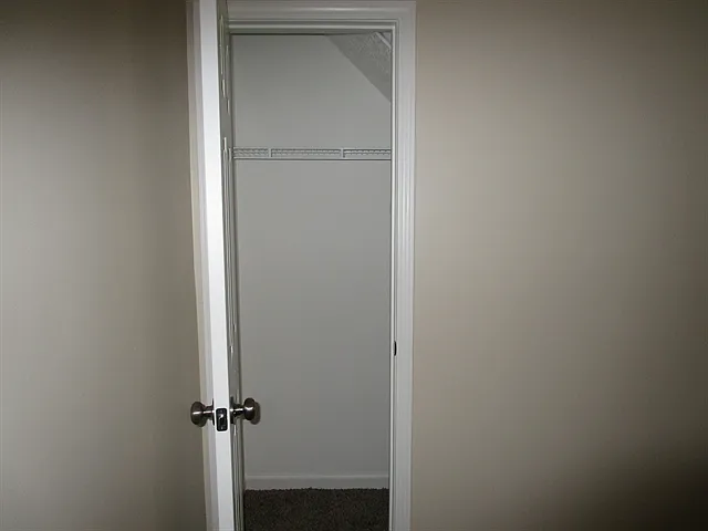 204 Carrie Dr — Photo 17