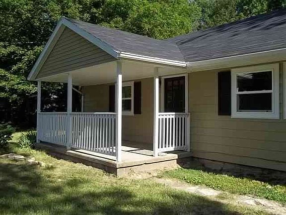 3rd image of 3200 W Grace Ln
