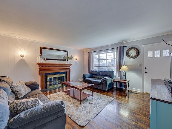 4th image of 5955 Village Ln