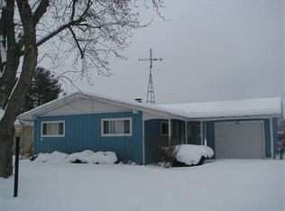 440 Waverly Dr, Benton Harbor, MI 49022