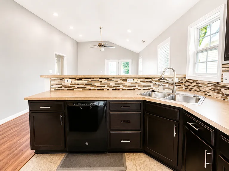 10417 Leven Blvd — Photo 7