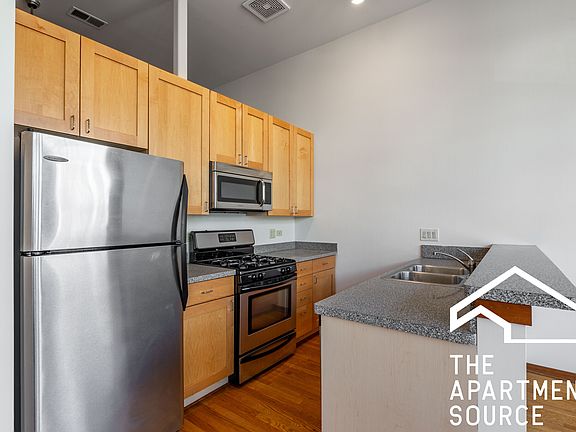 4th image of 2934 N Milwaukee Ave #2