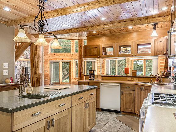 4th image of 1047 S Gunlock Lake Ln #S