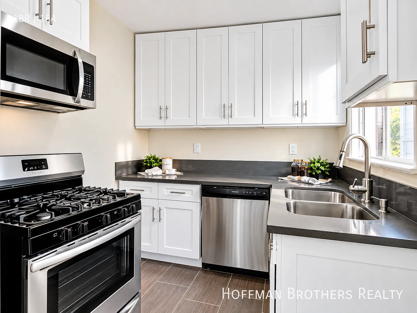 4010 W 130th St Hawthorne, CA 90250 — Photo 2