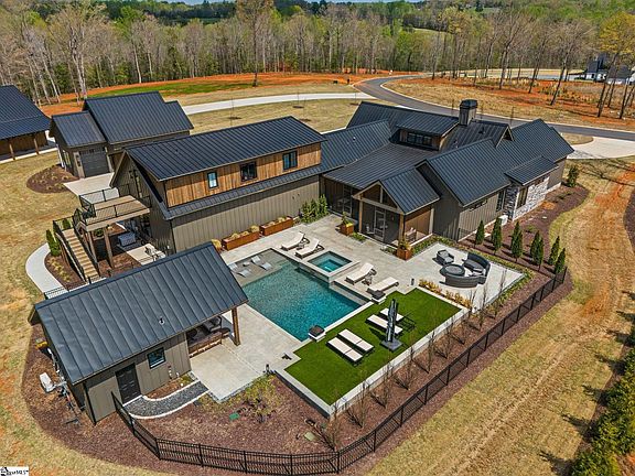 2nd image of 109 Maria Ln