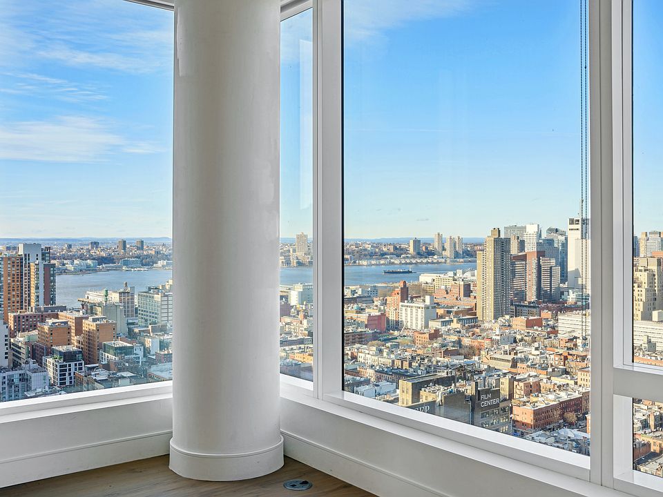 1st image of 312 W 43rd St #33F