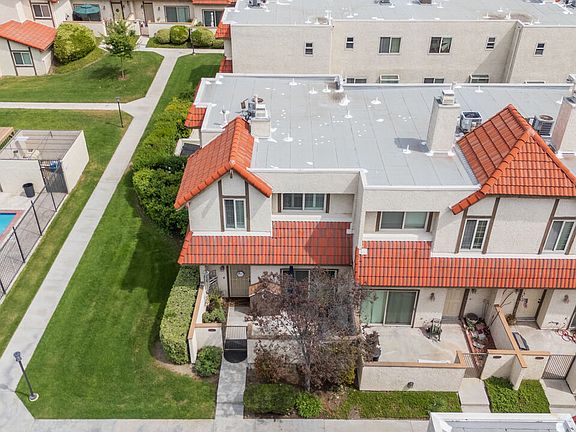 4th image of 17955 River Cir APT 1