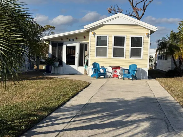 40 Crown Point Dr, Nokomis, FL 34275