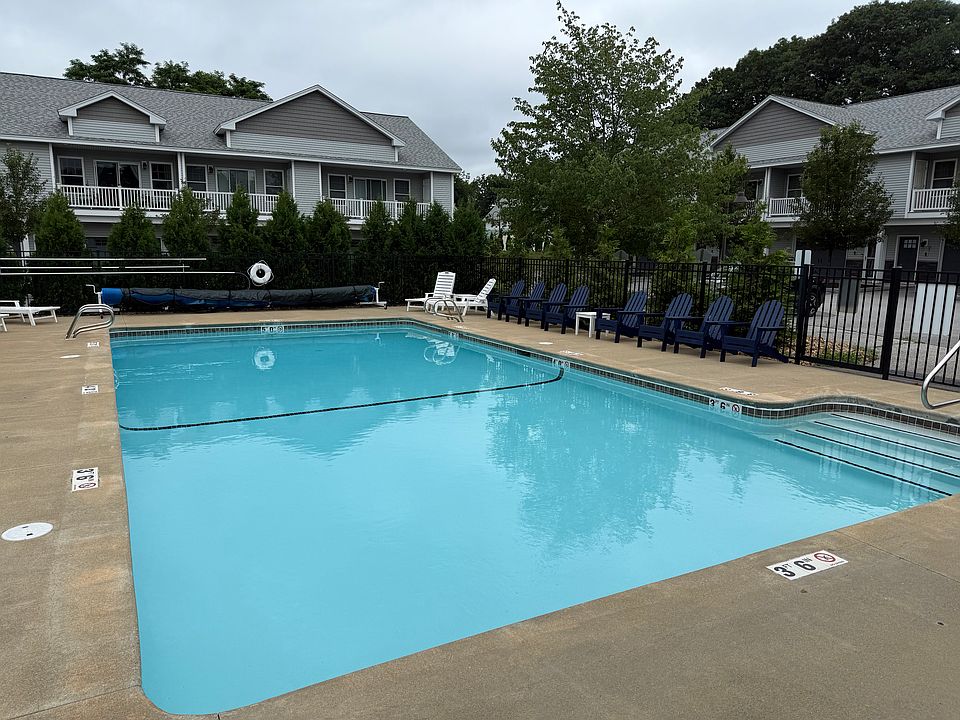 Community pool