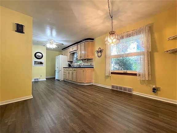 3rd image of 1721 Walnut Dr