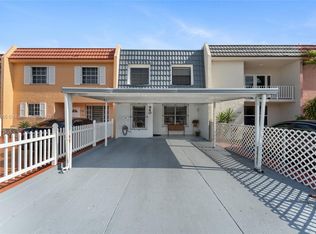 960 W 79th Pl, Hialeah, FL 33014
