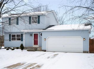 2151 Hobblebush Ln, Lake View, NY 14085