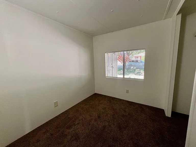 719 N 7th St — Photo 10