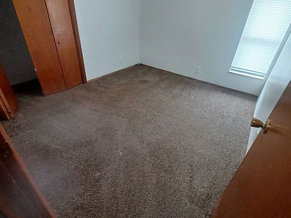 4th image of 3206 Missouri Pl #3210