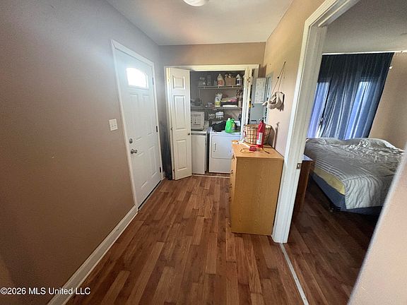 4th image of 4180 Bayou Dr