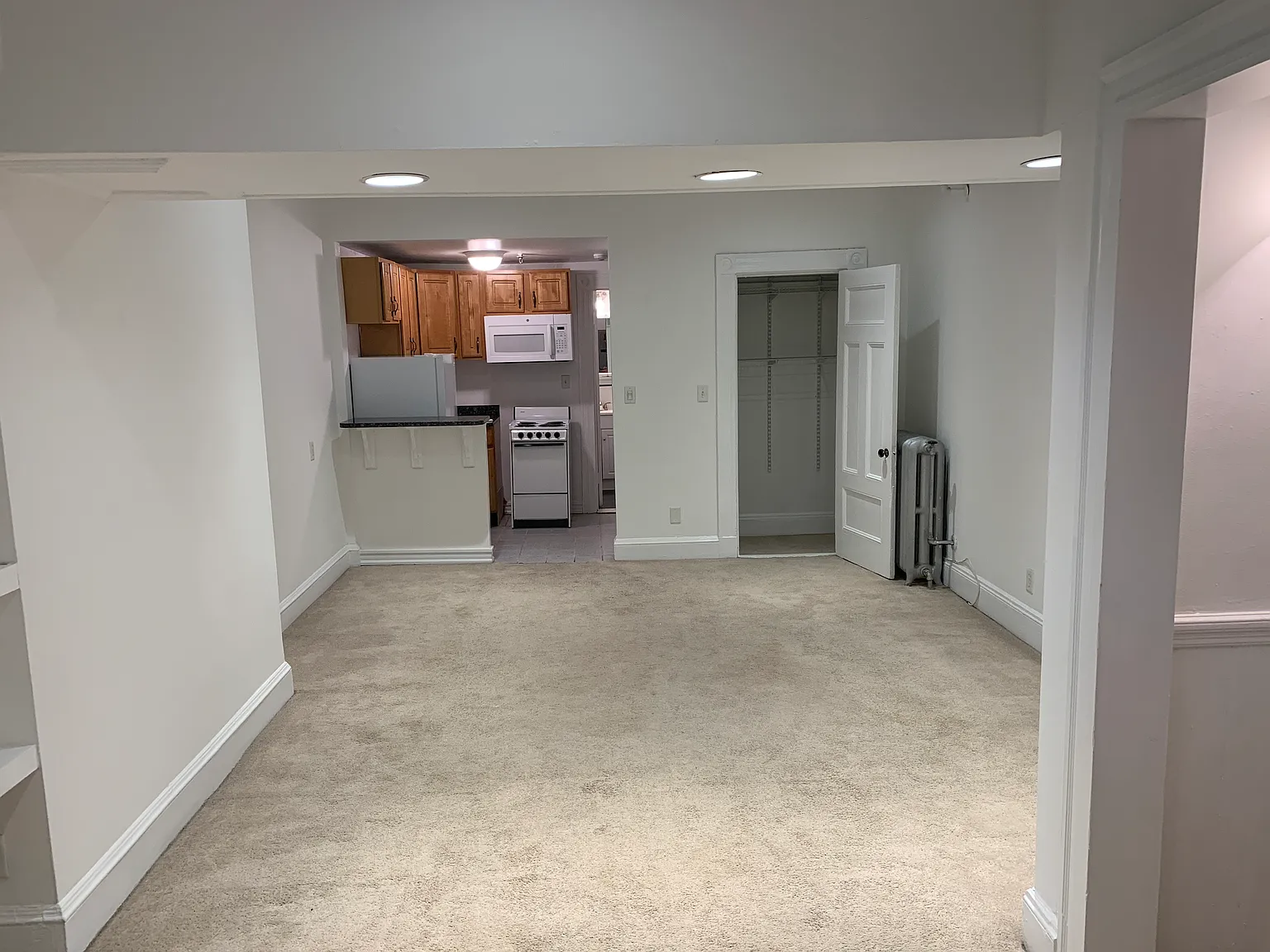 Studio, $2,400 — Photo 4