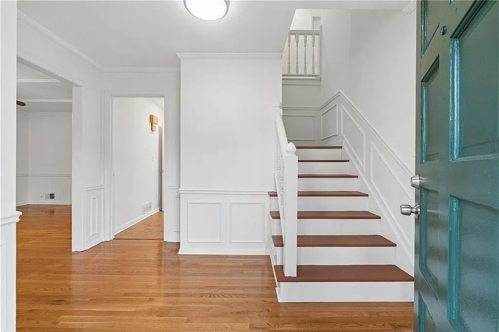 4 bed, 3.0 bath, 2172 sqft, $2,400 — Photo 4