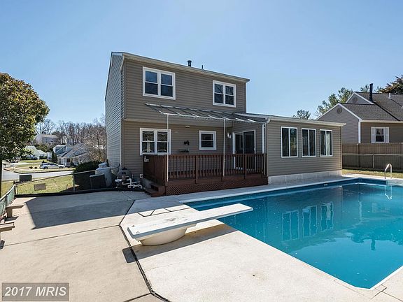 3rd image of 7702 Bennerton Dr