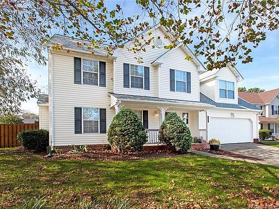 3rd image of 4001 Oakwood Dr