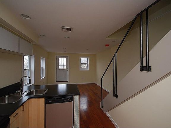 3rd image of 1215 N Randolph St #4