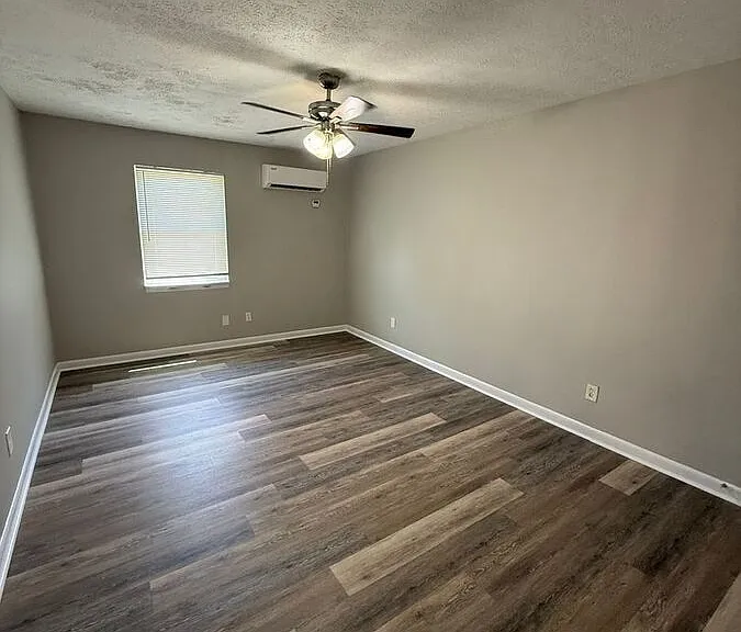 2082 Fairmont Ct #20 — Photo 2