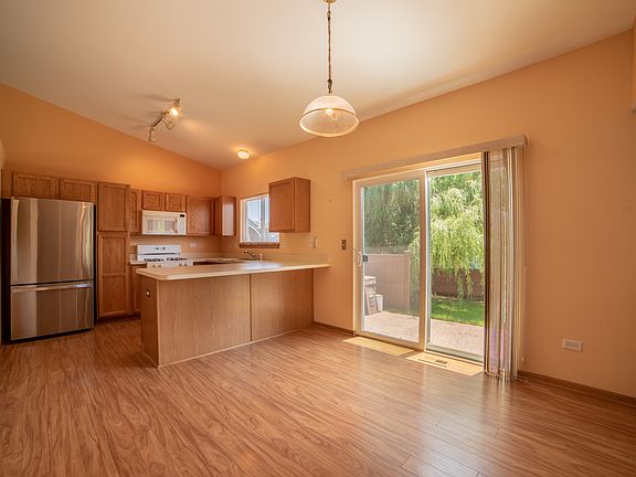 5th image of 7600 Red Oak Dr