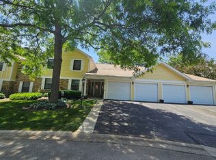 1182 Northbury Ln APT D2, Wheeling, IL 60090