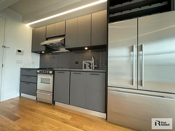 5th image of 1040 Dean St APT 504