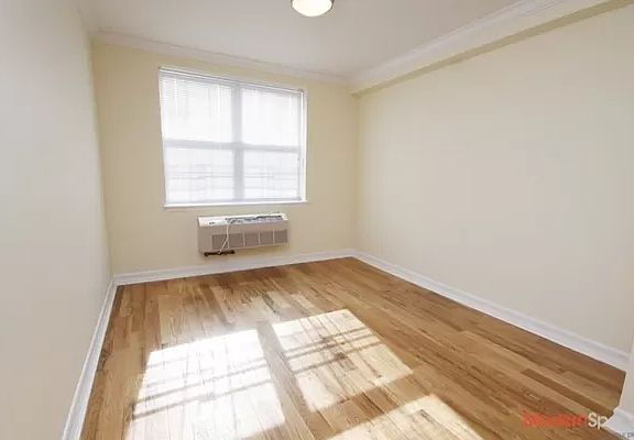 4th image of 3242 55th St #2R