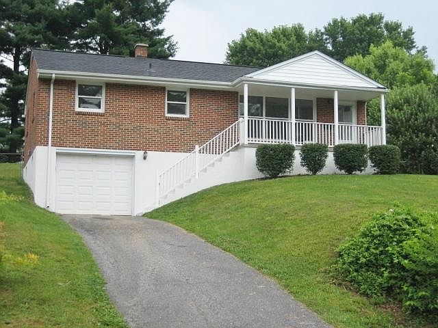 1st image of 223 Roundhill Dr