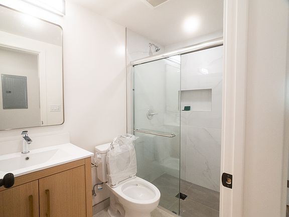 4th image of 208 Los Olivos Ave #A