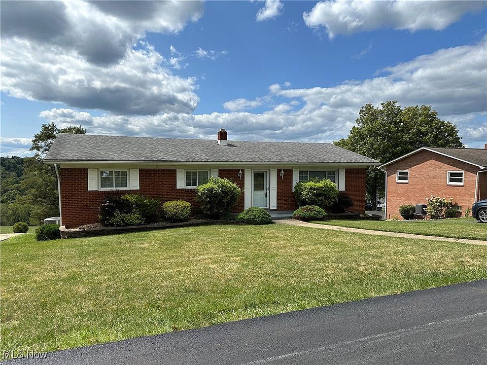 1st image of 586 Della Dr